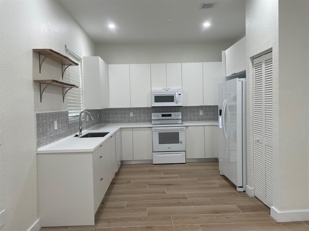 12472 Southwest 44th Court Miramar, FL 33027 - Photo 7 of 38