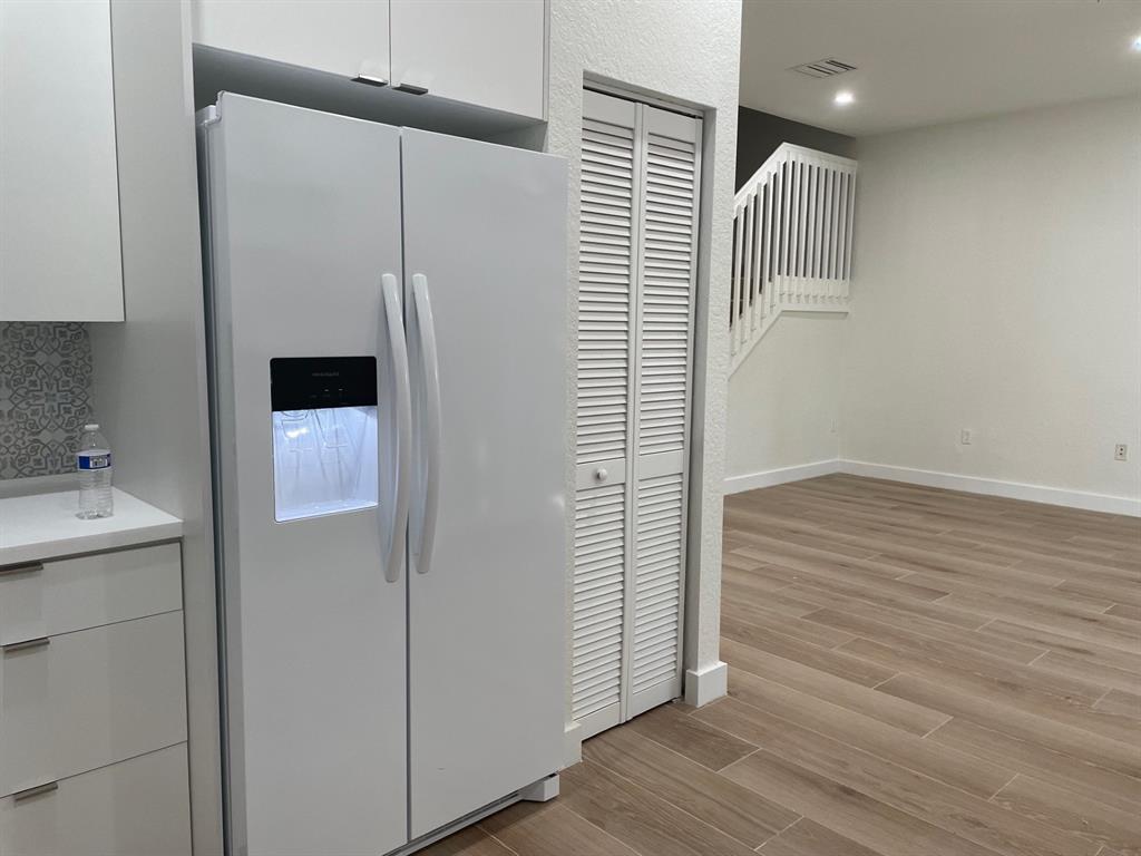 12472 Southwest 44th Court Miramar, FL 33027 - Photo 9 of 38