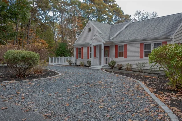 $844,000 | 17 Degrass Road, Mashpee, MA 02649
