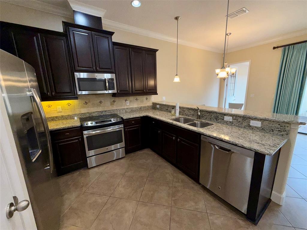 10631 Village Lake Road Windermere, FL 34786 - Photo 6 of 38 kitchen