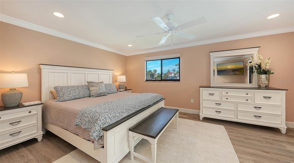 595 Bowsprit Lane Longboat Key, FL 34228 - Photo 23 of 49