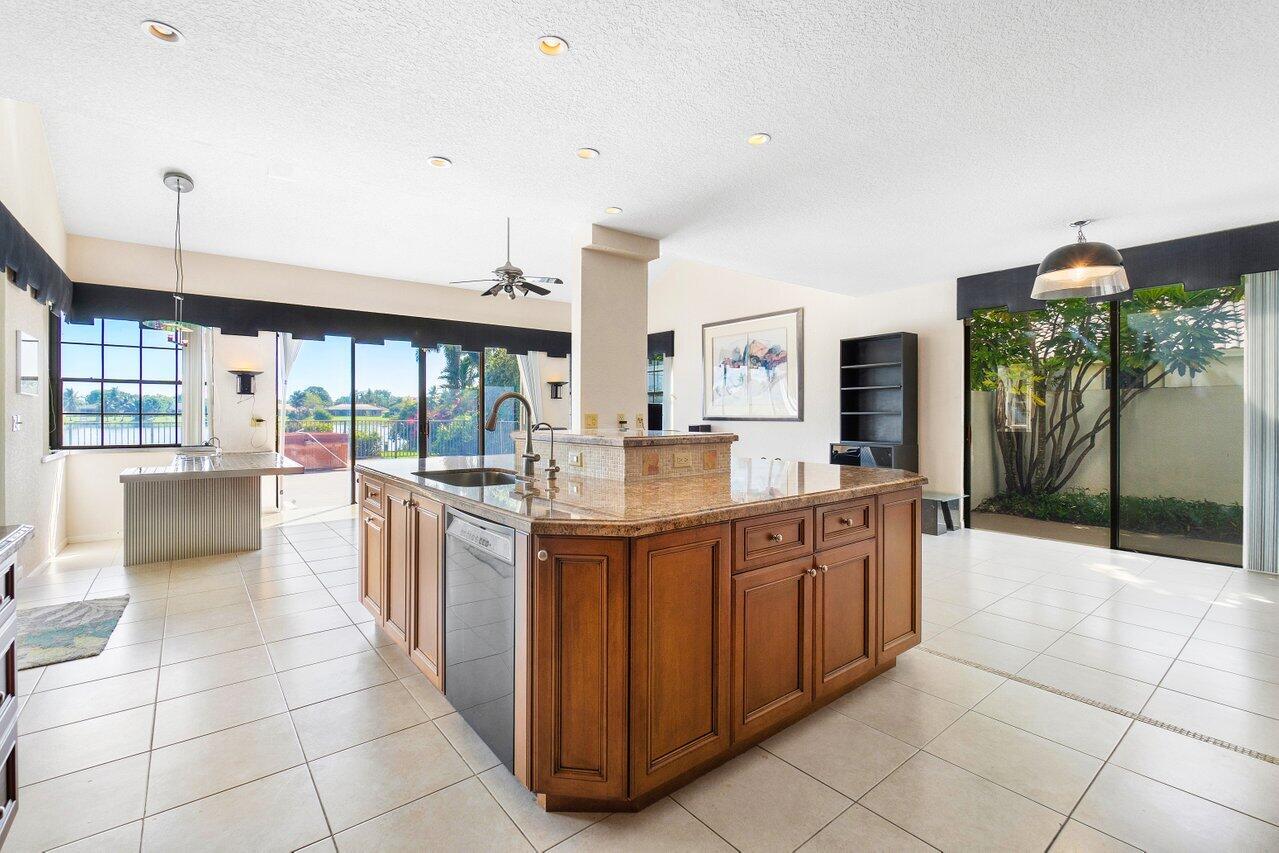 17570 Bocaire Way Boca Raton, FL 33487 - Photo 14 of 56 011-17570BocaireWay-BocaRaton-FL-33487-S