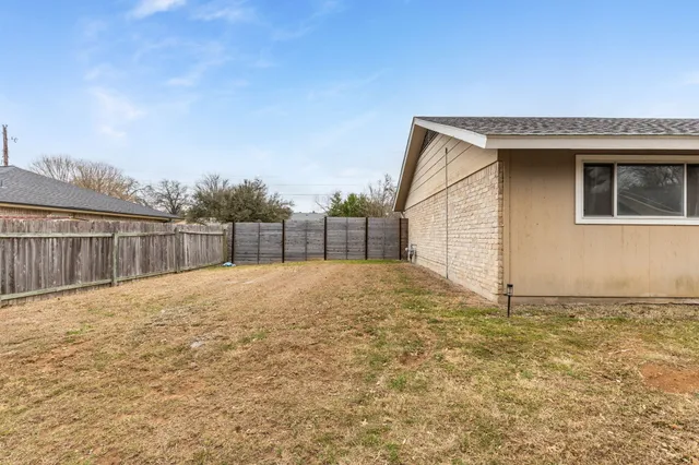 $2,350 | 612 Meadowbrook Drive, Georgetown, TX 78628