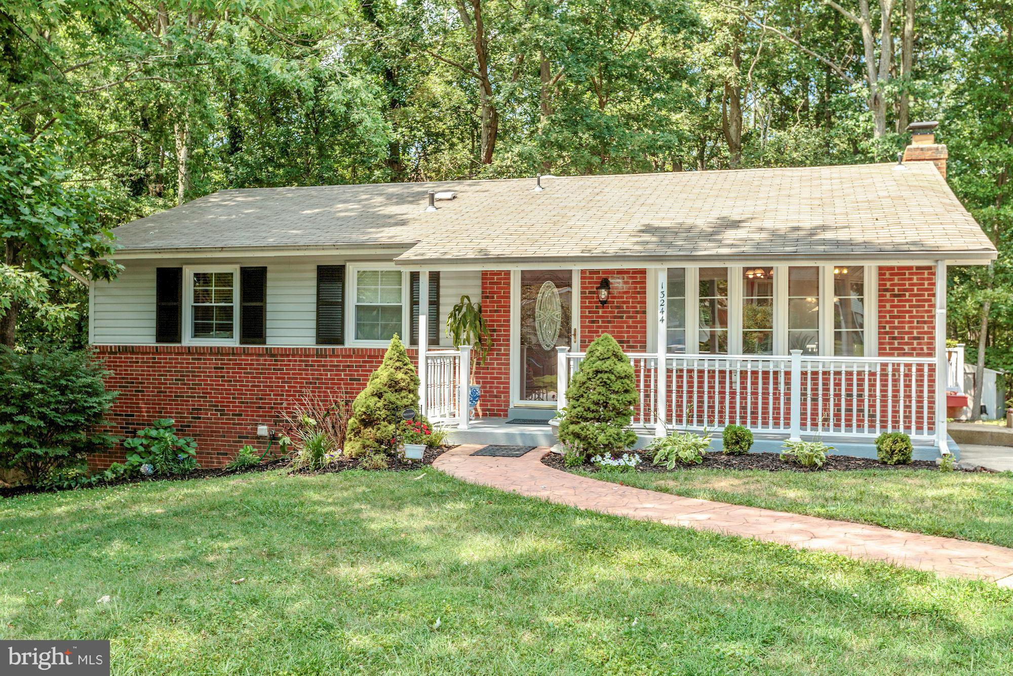13244 Sturbridge Road Woodbridge, VA 22192 - Photo 1 of 26 Exterior (Front)