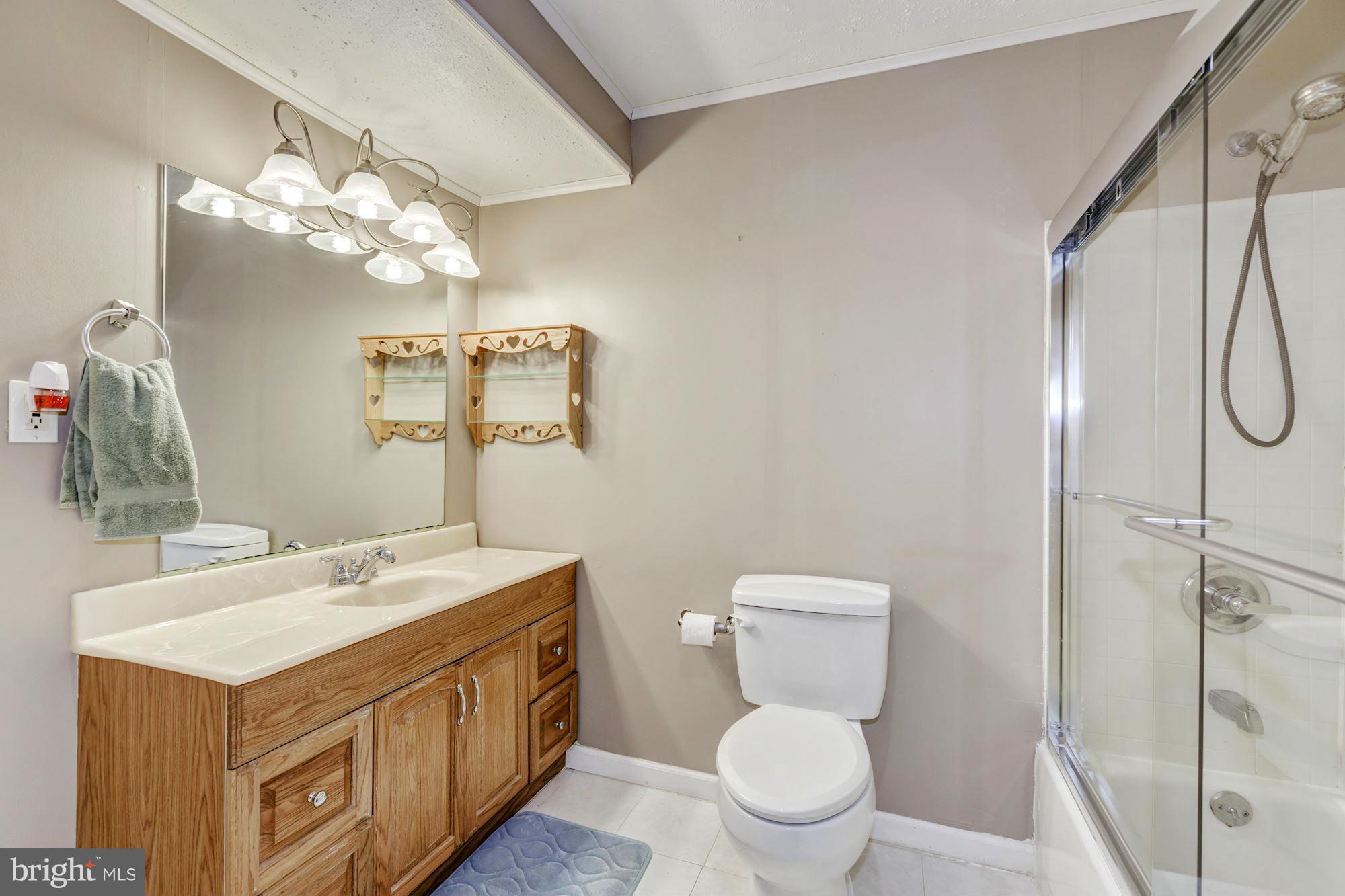 13244 Sturbridge Road Woodbridge, VA 22192 - Photo 12 of 26 Bath