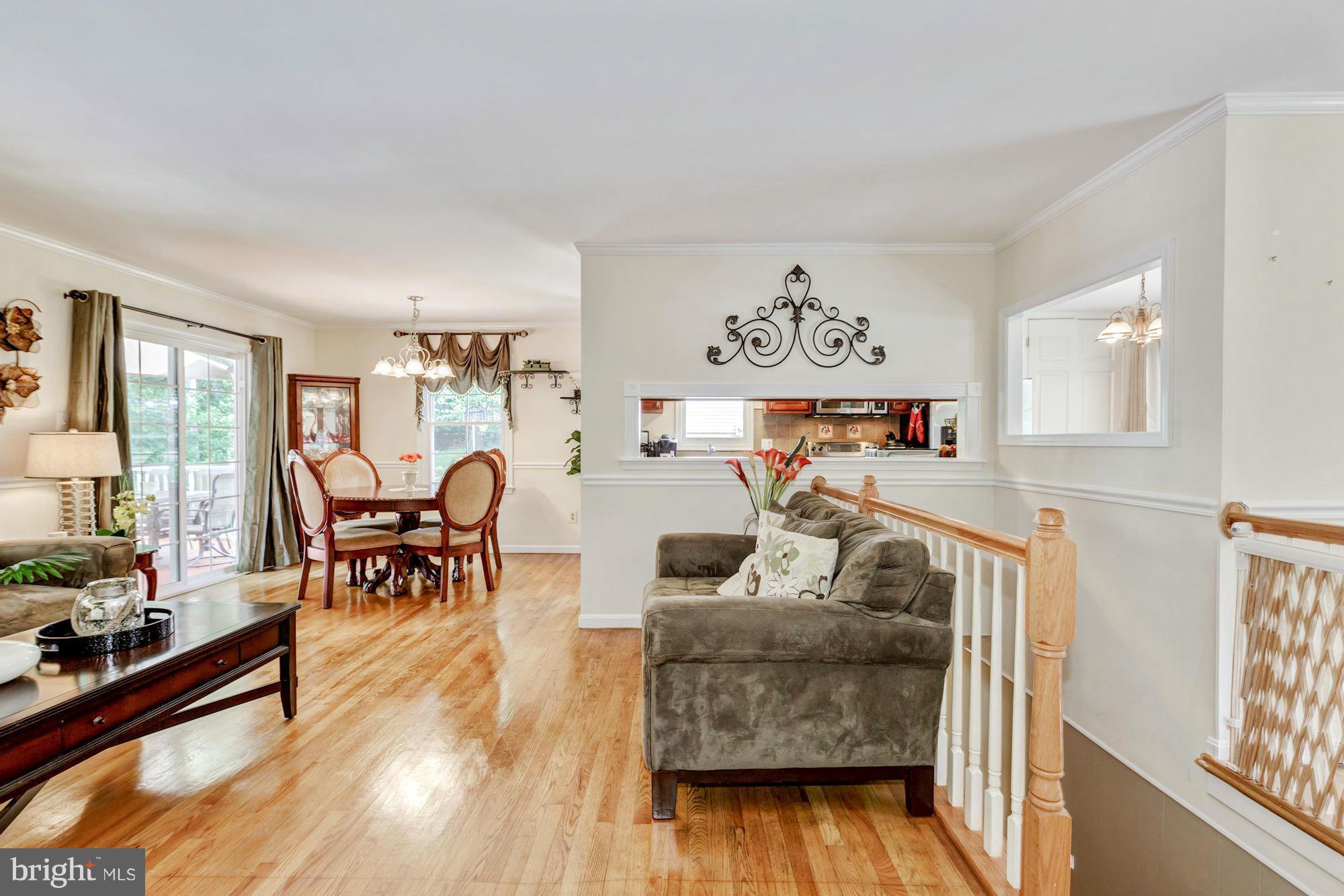 13244 Sturbridge Road Woodbridge, VA 22192 - Photo 17 of 26 Living Room