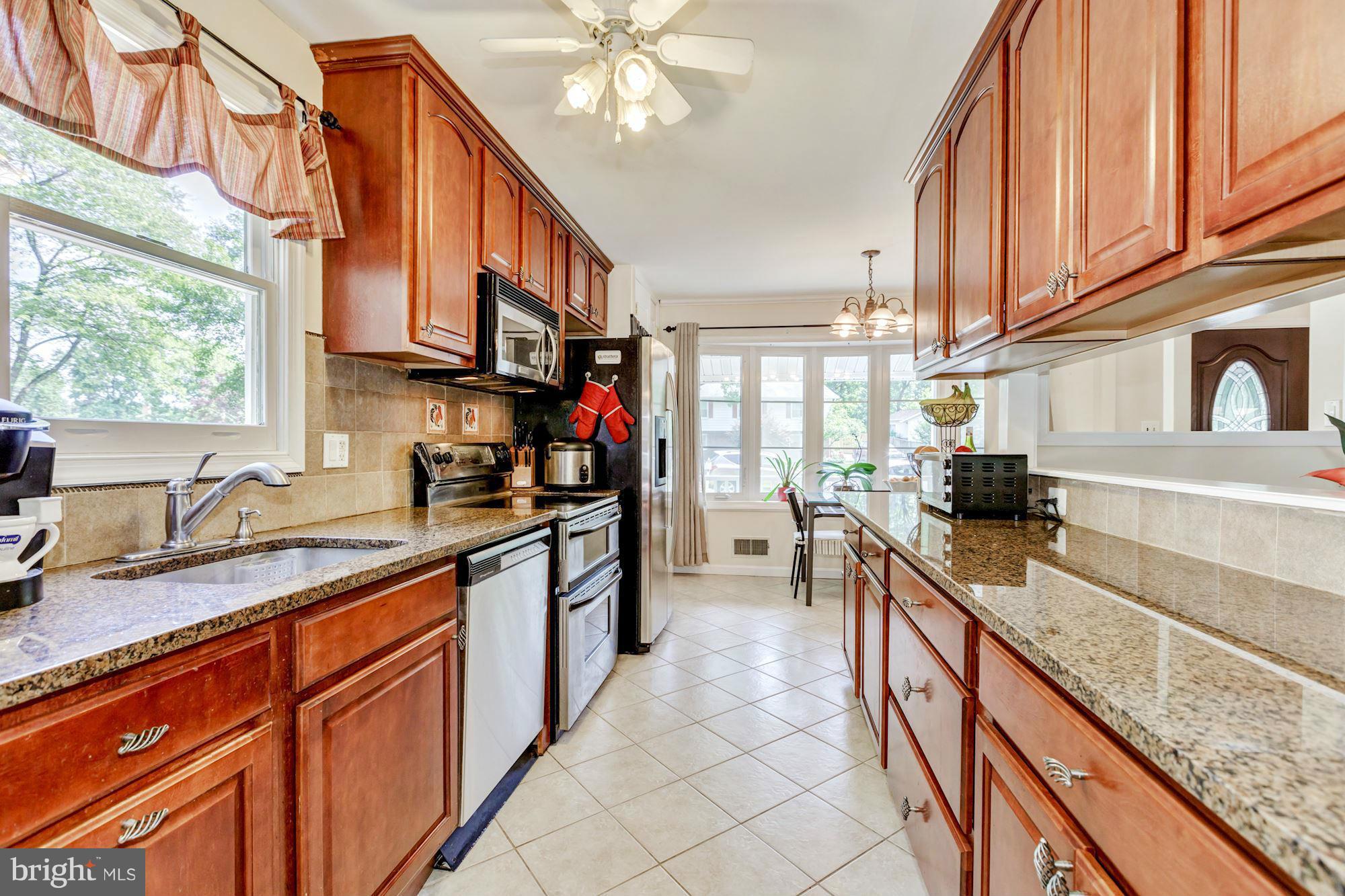 13244 Sturbridge Road Woodbridge, VA 22192 - Photo 19 of 26 Kitchen