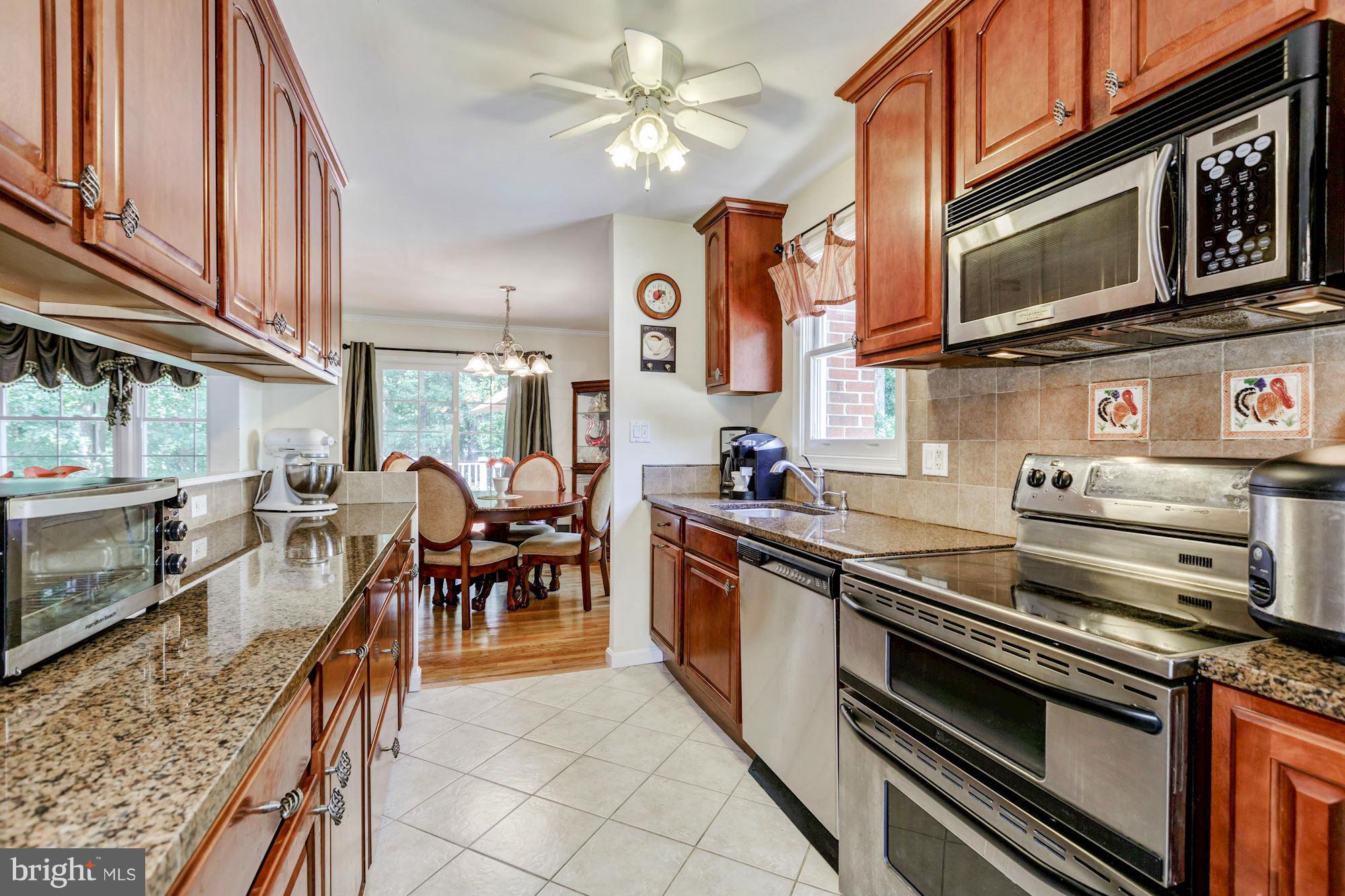 13244 Sturbridge Road Woodbridge, VA 22192 - Photo 20 of 26 Kitchen