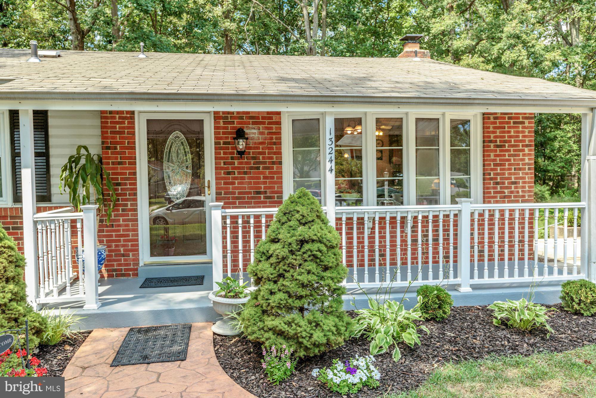 13244 Sturbridge Road Woodbridge, VA 22192 - Photo 3 of 26 Exterior (Front)