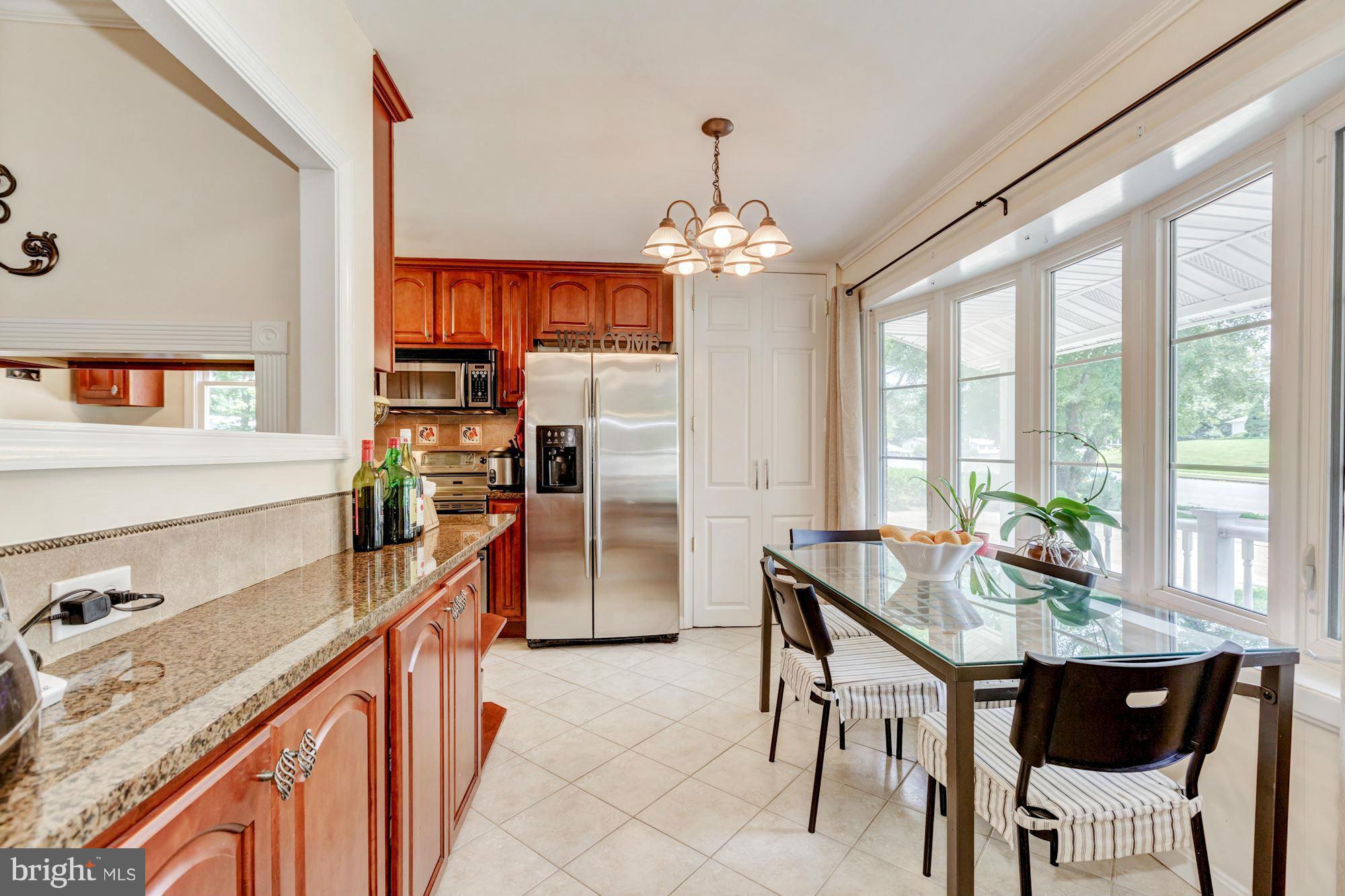13244 Sturbridge Road Woodbridge, VA 22192 - Photo 23 of 26 Kitchen
