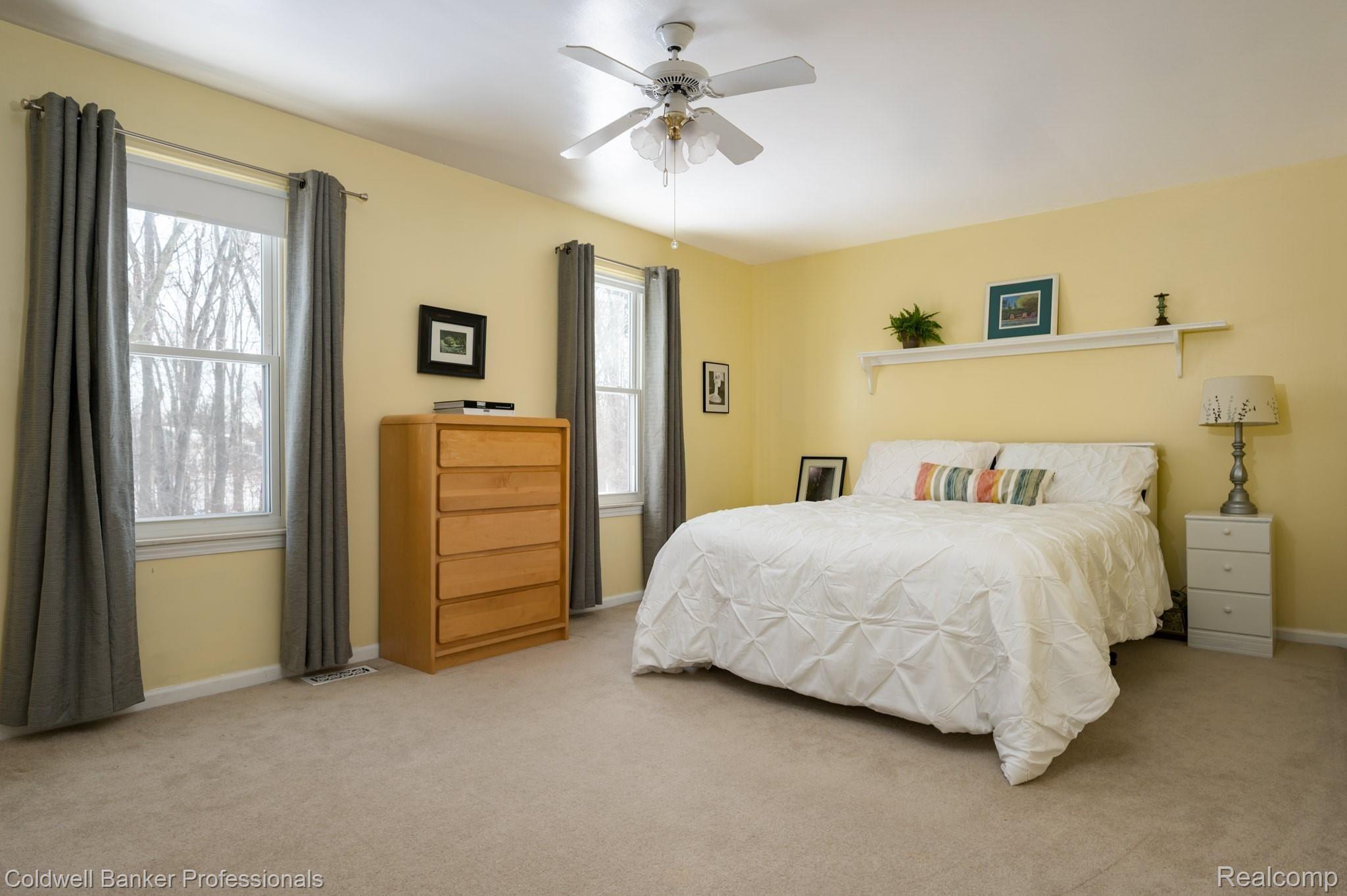 1362 West Fairview Lane Rochester, MI 48306 - Photo 25 of 35 Large bedroom 2 has private entrance into main bath