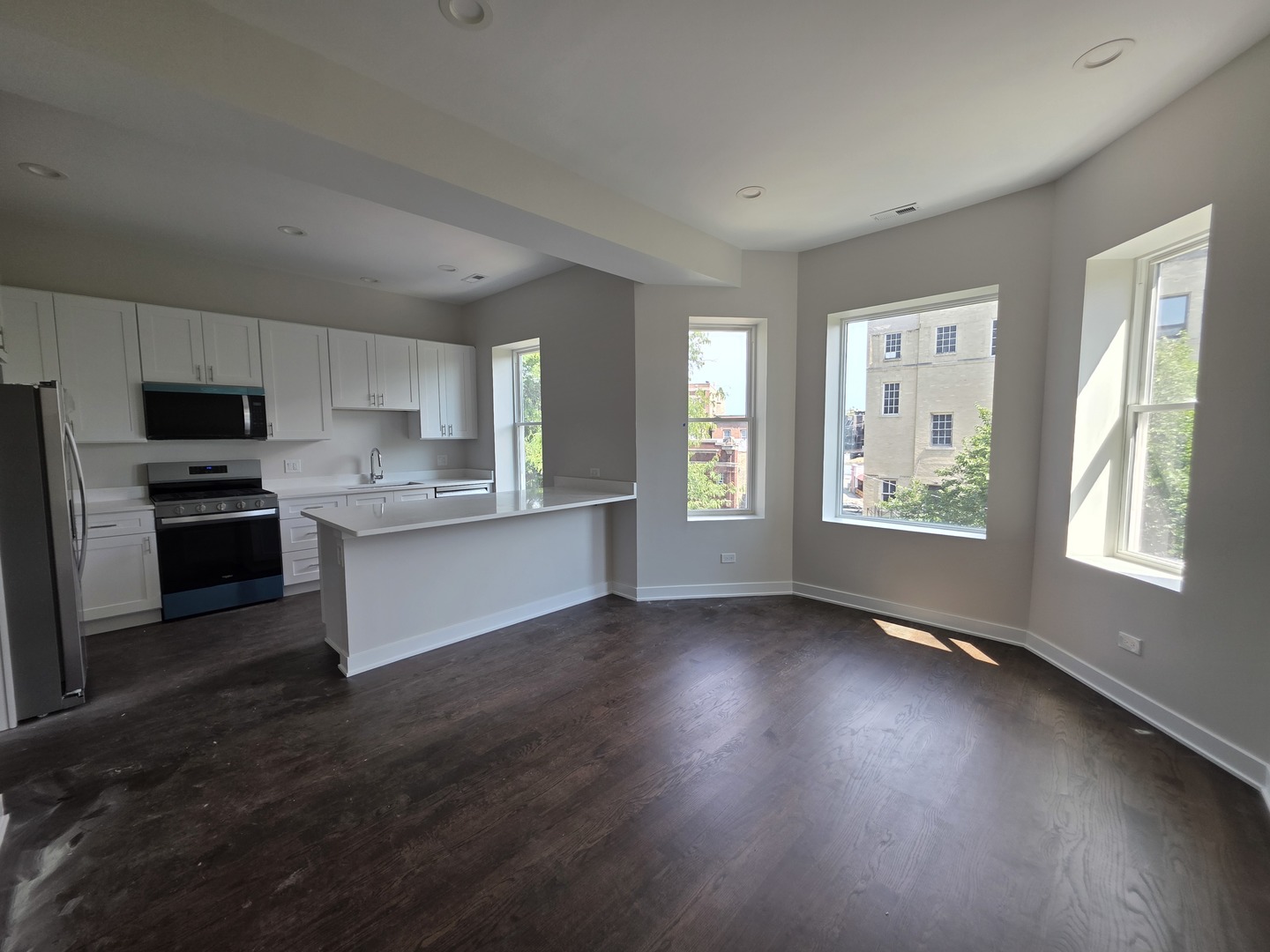 3726 North Racine Avenue, Unit 3 Chicago, IL 60613 - Photo 2 of 22 Gallery Image 2
