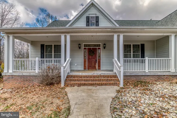 $875,000 | 3279 Ridgeview Road, Reva, VA 22735