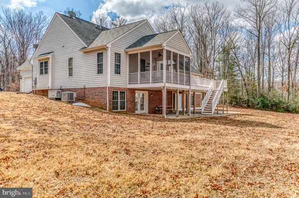 $875,000 | 3279 Ridgeview Road, Reva, VA 22735