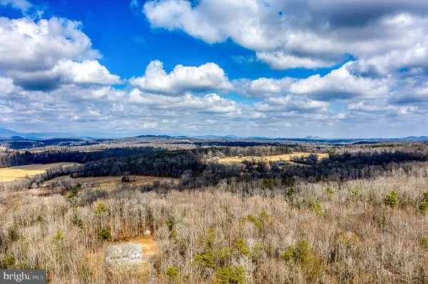 $875,000 | 3279 Ridgeview Road, Reva, VA 22735