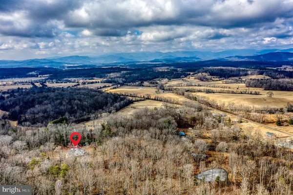 $875,000 | 3279 Ridgeview Road, Reva, VA 22735