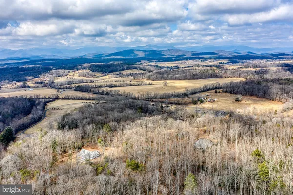 $875,000 | 3279 Ridgeview Road, Reva, VA 22735