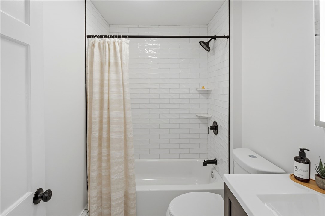 458 River Road Lincoln, RI 02865 - Photo 21 of 37