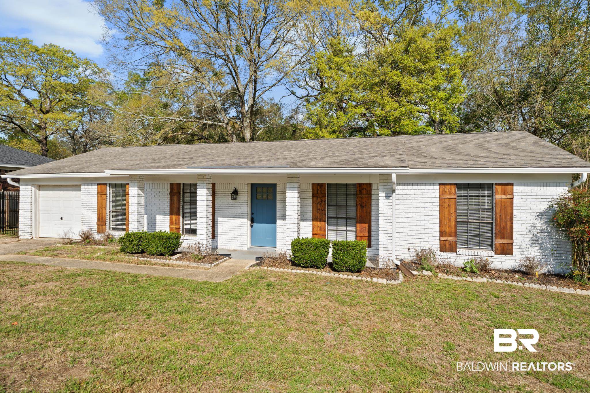 5716 Post Oak Court Mobile, AL 36609 - Photo 2 of 23 Fortified Roof