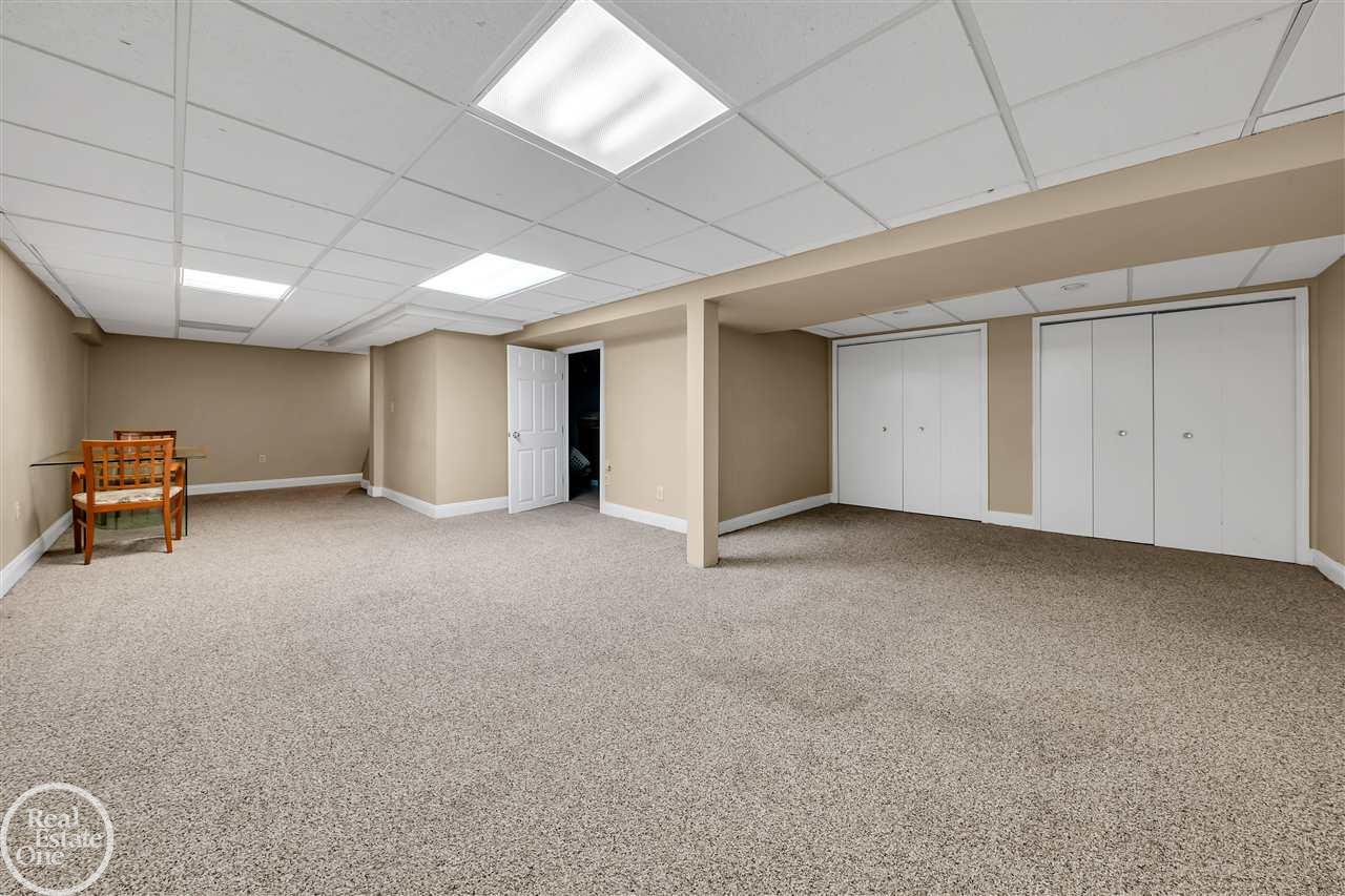 1110 Canterbury Road Grosse Pointe, MI 48236 - Photo 32 of 39 50026151-31.JPG