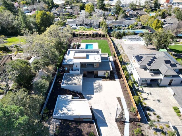 $6,850,000 | 2160 Greenways Drive, Woodside, CA 94062