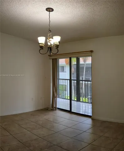 $1,600 | 917 Northeast 199th Street, Unit 206, Miami, FL 33179