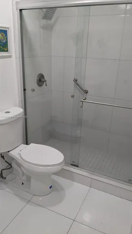 $1,600 | 917 Northeast 199th Street, Unit 206, Miami, FL 33179