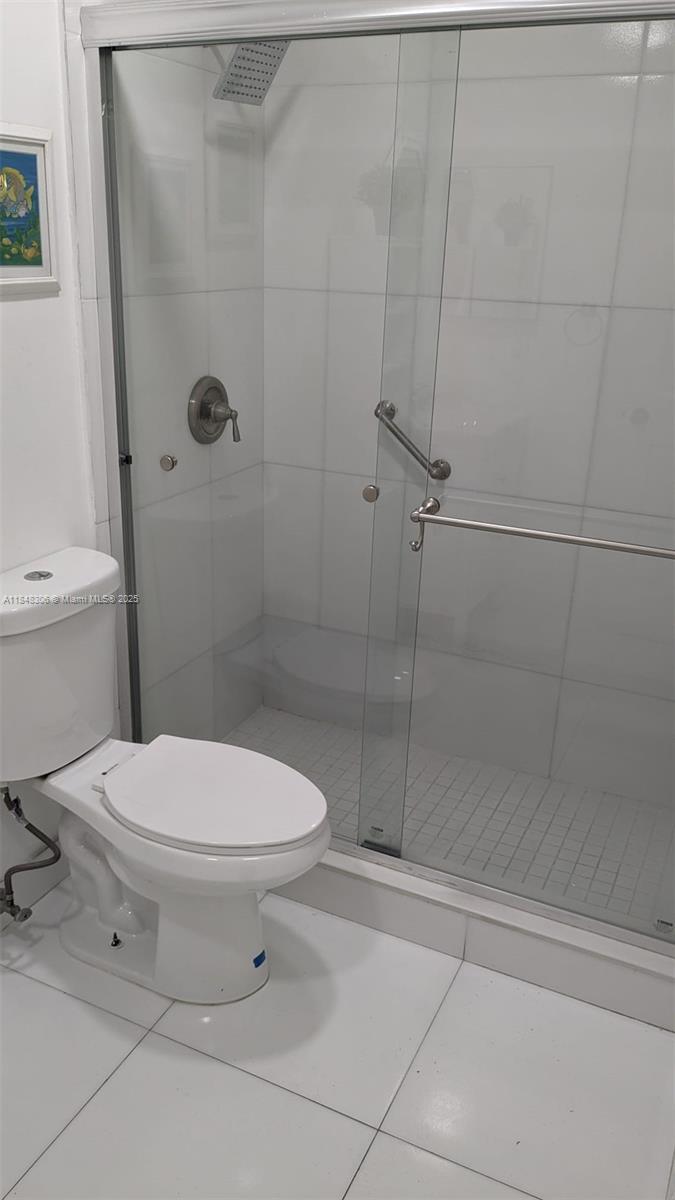 917 Northeast 199th Street, Unit 206 Miami, FL 33179 - Photo 18 of 19