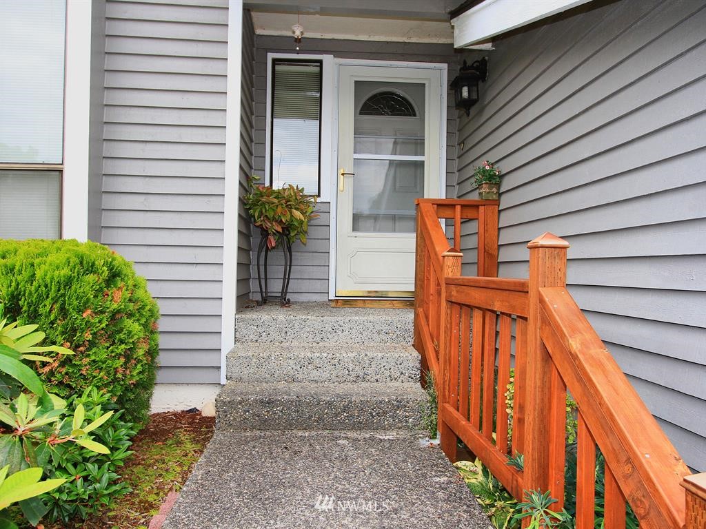 23502 22nd Avenue Southeast Bothell, WA 98021 - Photo 4 of 25 Gallery Image 4