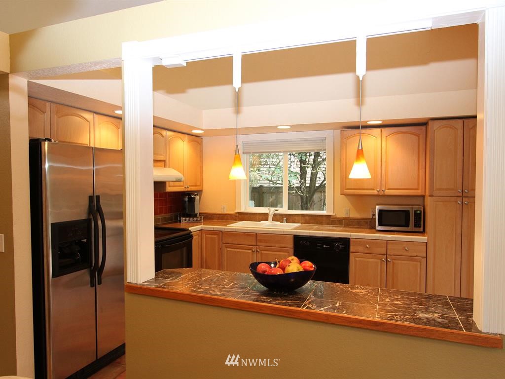 23502 22nd Avenue Southeast Bothell, WA 98021 - Photo 7 of 25 Gallery Image 7