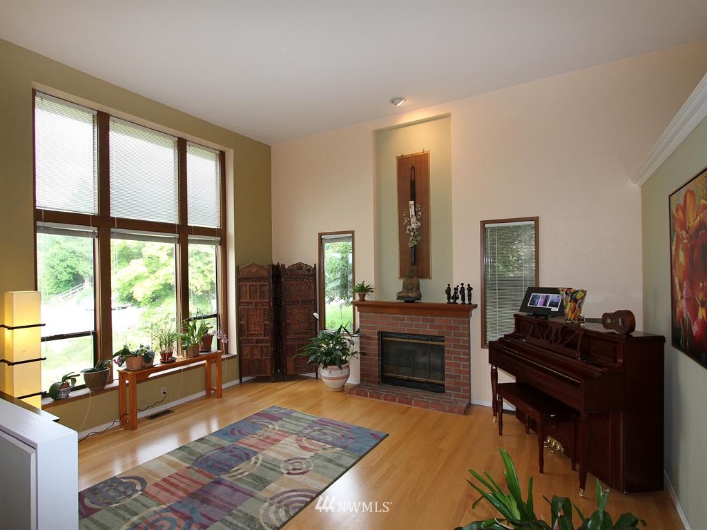 23502 22nd Avenue Southeast Bothell, WA 98021 - Photo 9 of 25 Gallery Image 9