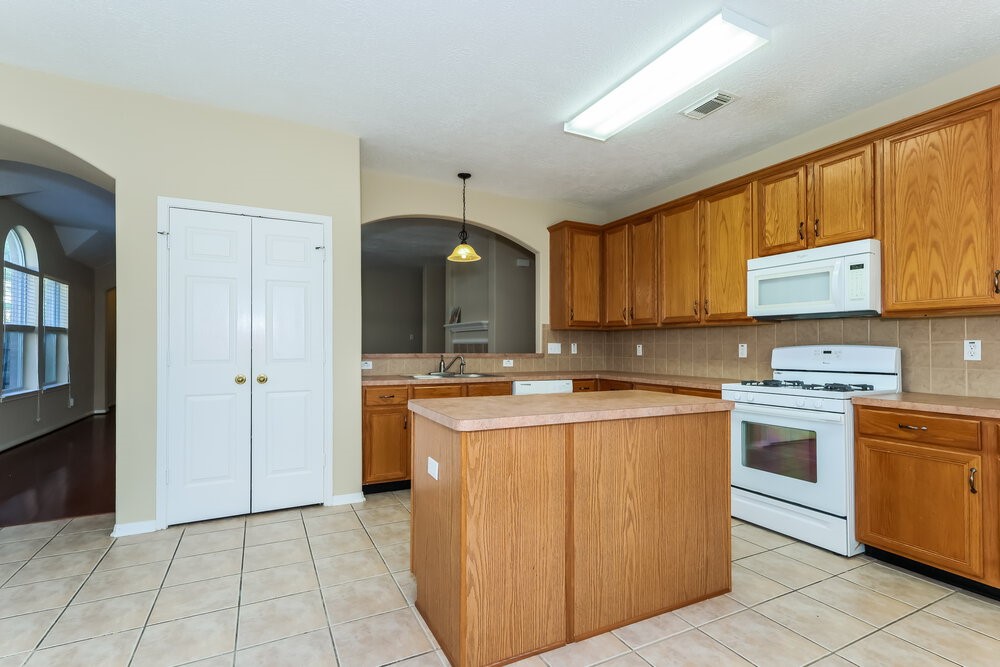 3223 Spring Ranch Lane Spring, TX 77388 - Photo 7 of 16