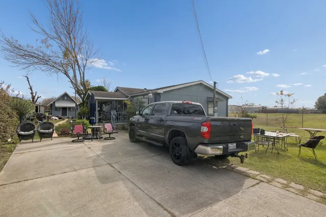 $299,000 | 2716 Southmore Avenue, Unit E, Pasadena, TX 77502