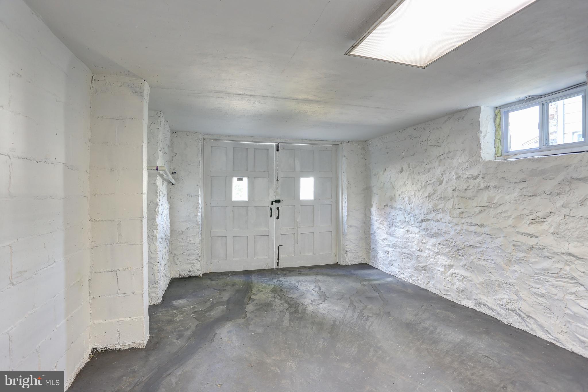 31 Summerfield Road Baltimore, MD 21207 - Photo 15 of 21 Garage