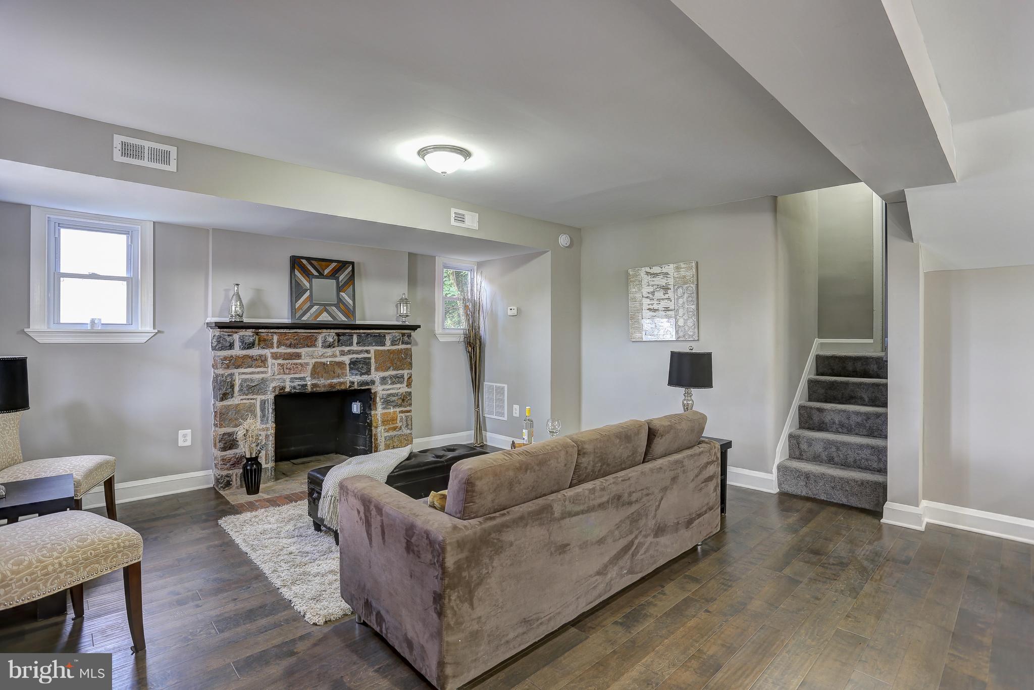 31 Summerfield Road Baltimore, MD 21207 - Photo 3 of 21 Living Room
