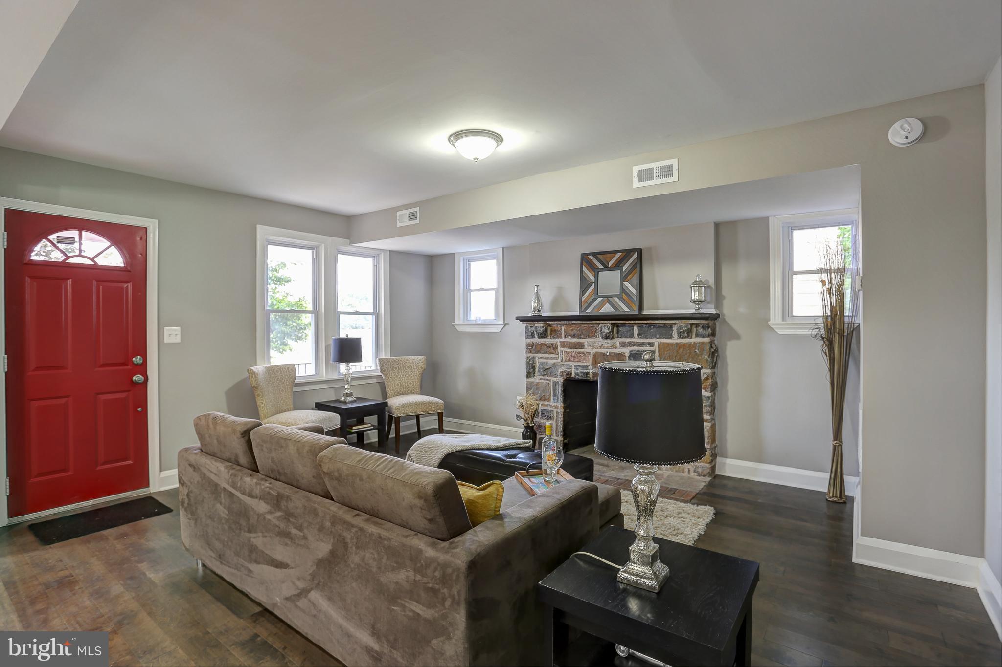 31 Summerfield Road Baltimore, MD 21207 - Photo 4 of 21 Living Room