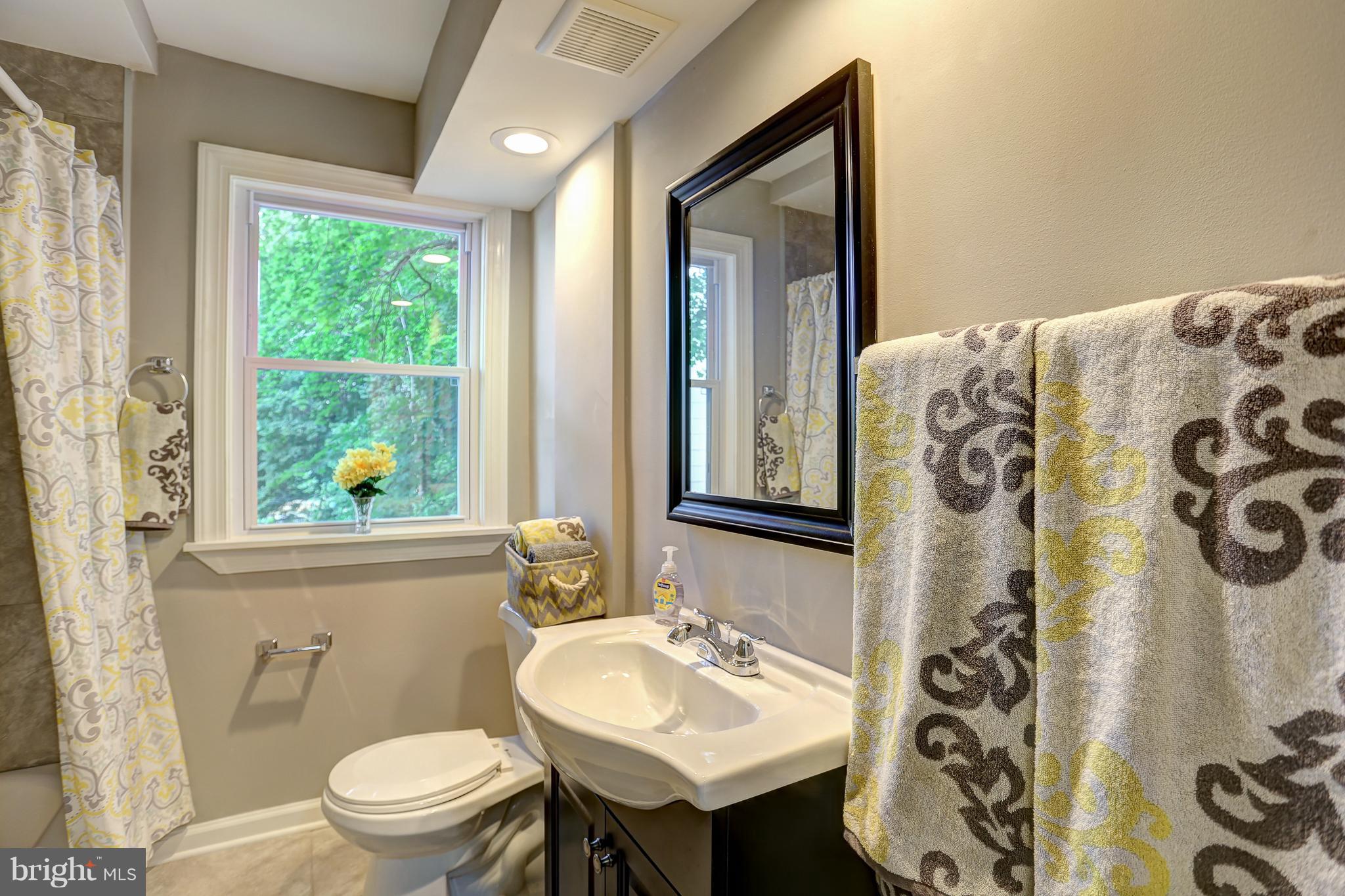 31 Summerfield Road Baltimore, MD 21207 - Photo 7 of 21 Bath