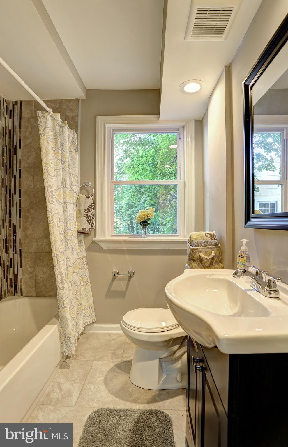 31 Summerfield Road Baltimore, MD 21207 - Photo 8 of 21 Bath