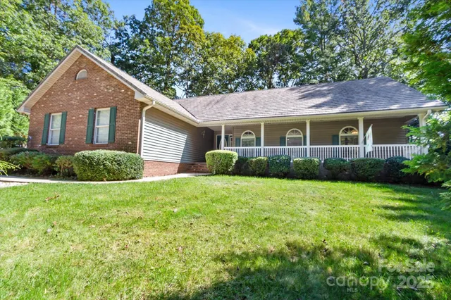 a house view with a garden