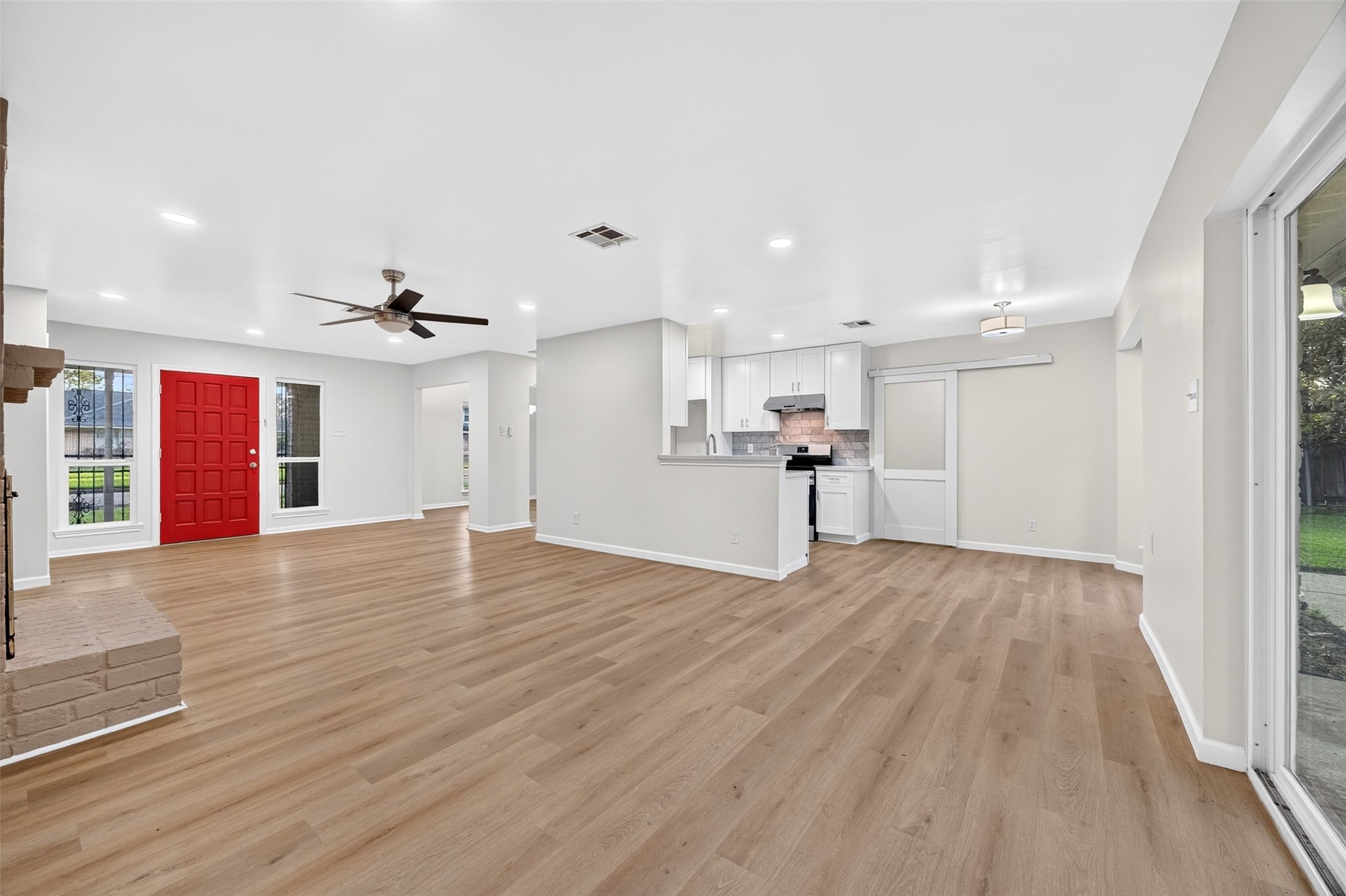 9231 Sandstone Road Houston, TX 77036 - Photo 14 of 44 Gallery Image 14