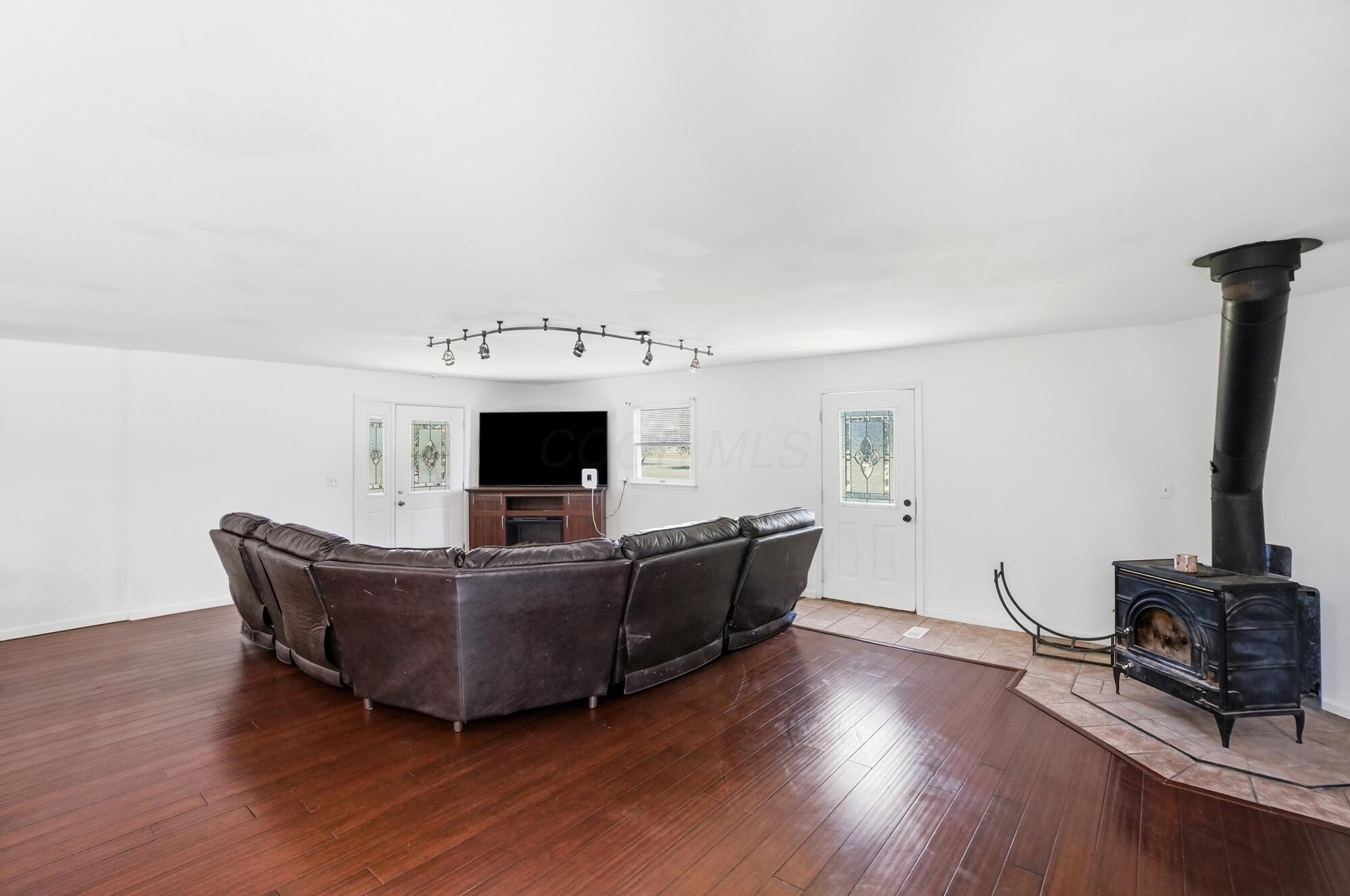 6881 Van Wagener Road London, OH 43140 - Photo 9 of 56