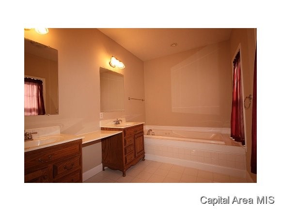 1521 East Barber Road Sherman, IL 62684 - Photo 17 of 24 Gallery Image 17
