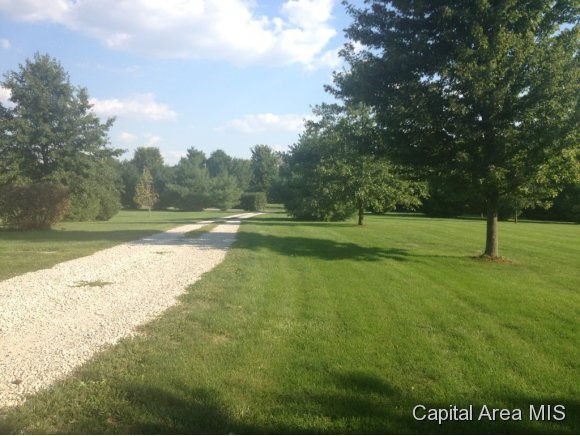 1521 East Barber Road Sherman, IL 62684 - Photo 2 of 24 Gallery Image 2