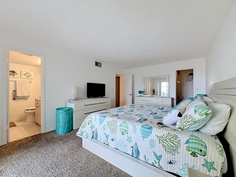 4550 Cove Circle, Unit 302 St. Petersburg, FL 33708 - Photo 23 of 55