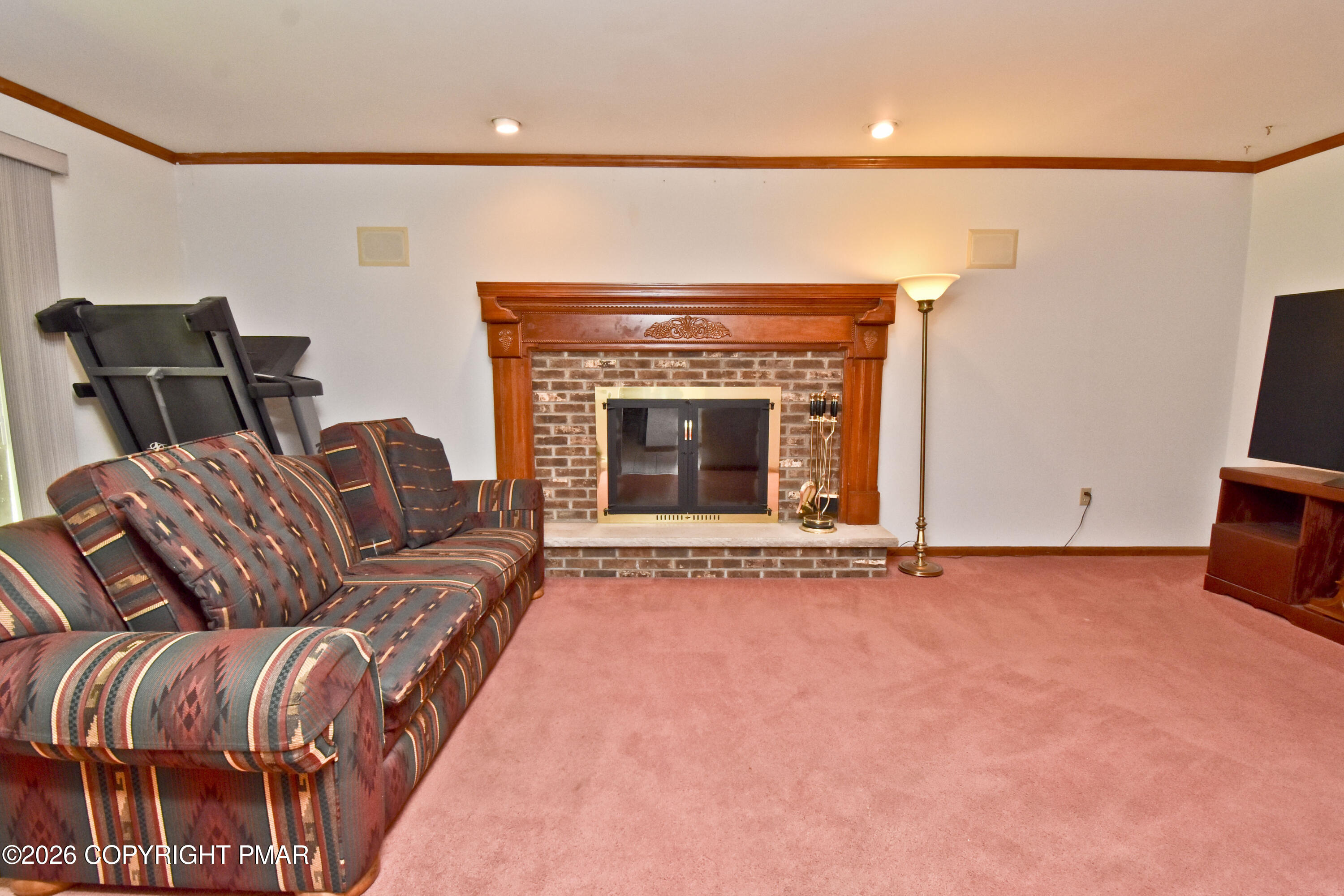 1220 Kroucher Road Stroudsburg, PA 18360 - Photo 20 of 57 5 Family Room (2)