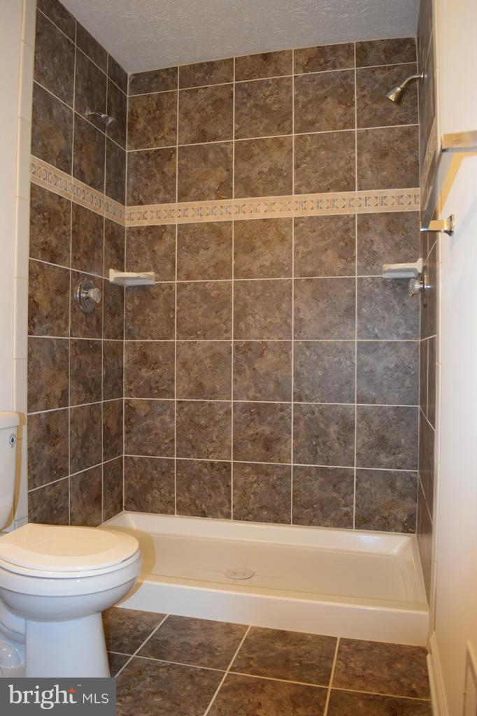 1475 Drummer Hill Road Front Royal, VA 22630 - Photo 11 of 27 Bath (Master)