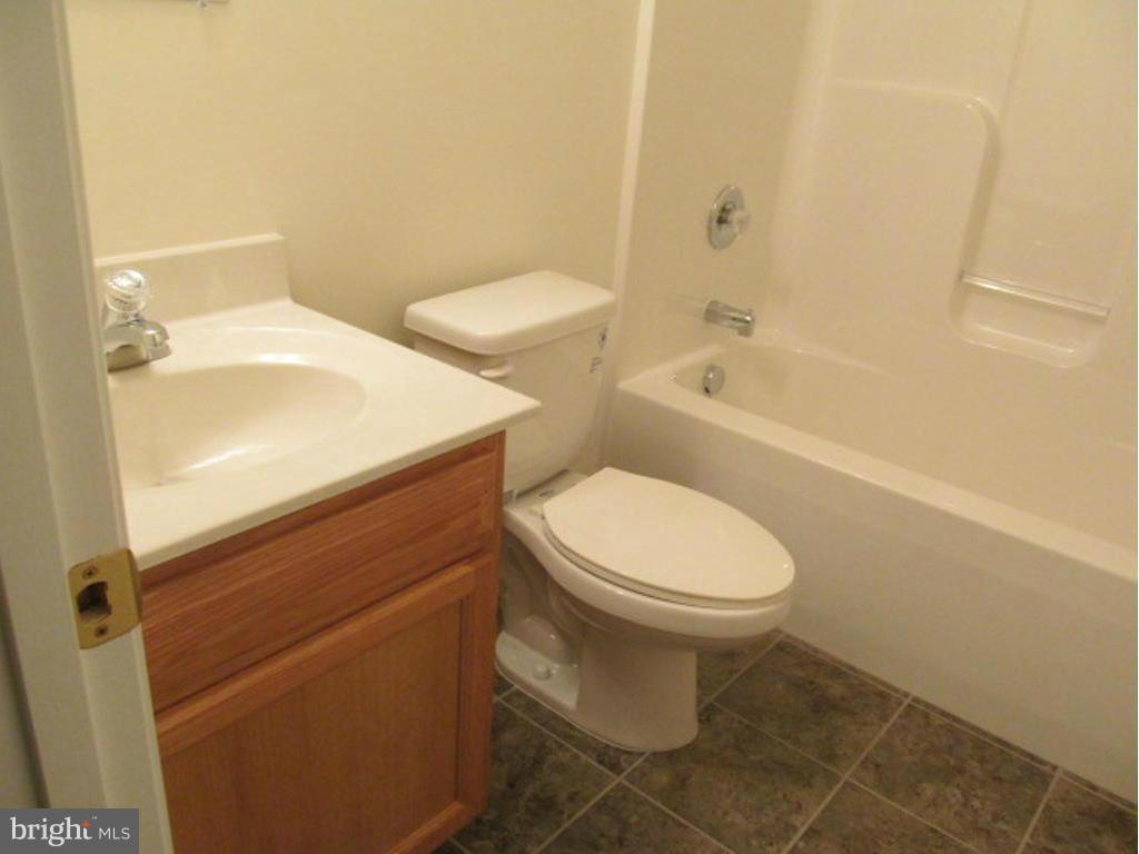 1475 Drummer Hill Road Front Royal, VA 22630 - Photo 17 of 27 Bath