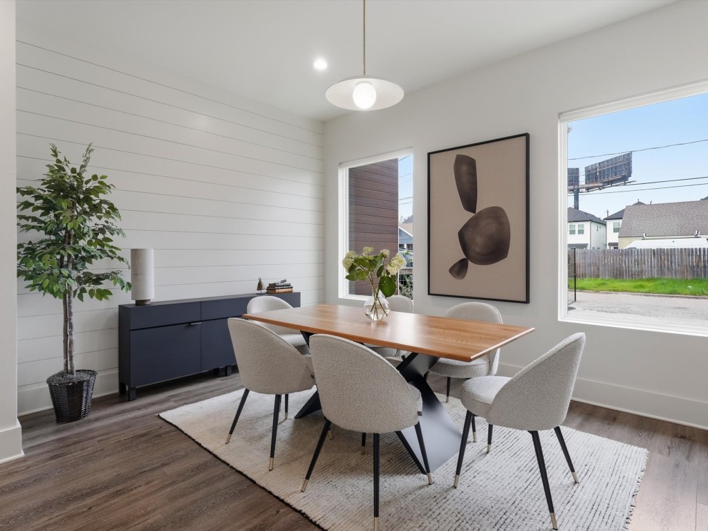 4606 Fisk Street, Unit B Houston, TX 77009 - Photo 11 of 38 a dining room with furniture and window