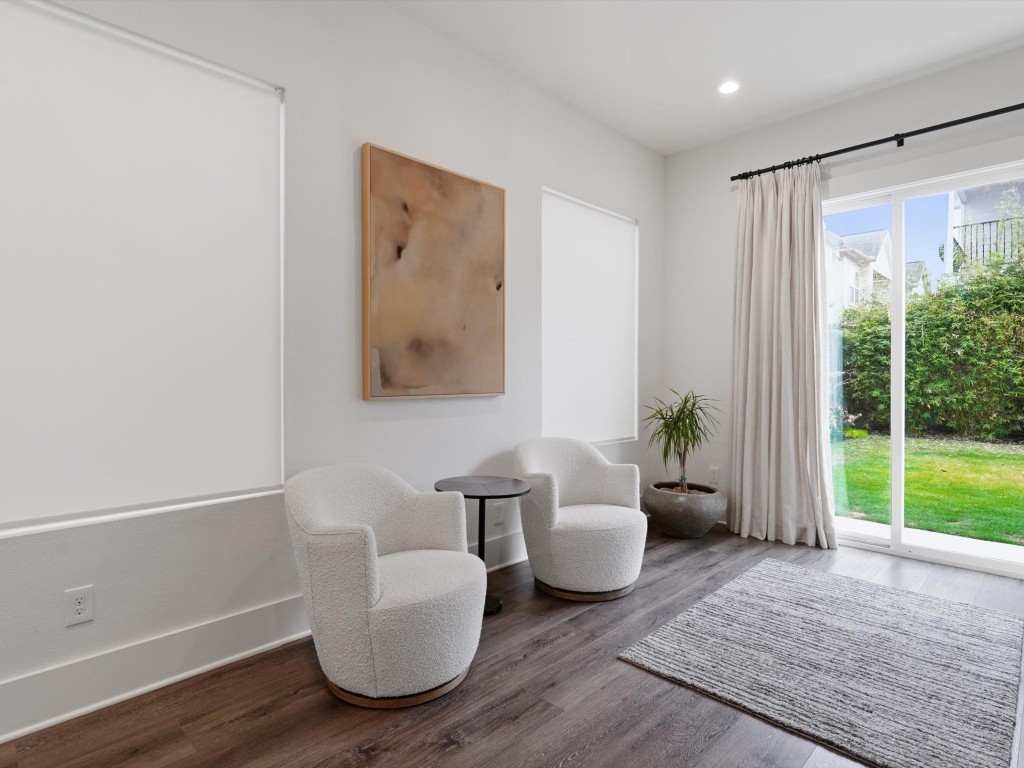 4606 Fisk Street, Unit B Houston, TX 77009 - Photo 18 of 38 a living room with furniture and a large window