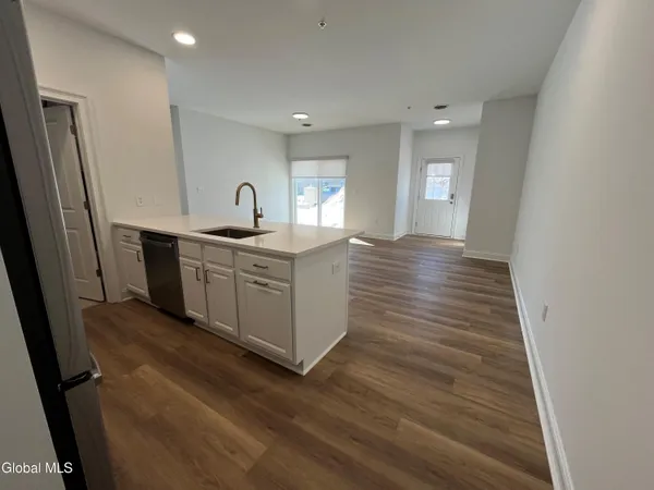 $2,492 | 60 Weibel Avenue, Unit 9SR104, Saratoga Springs, NY 12866